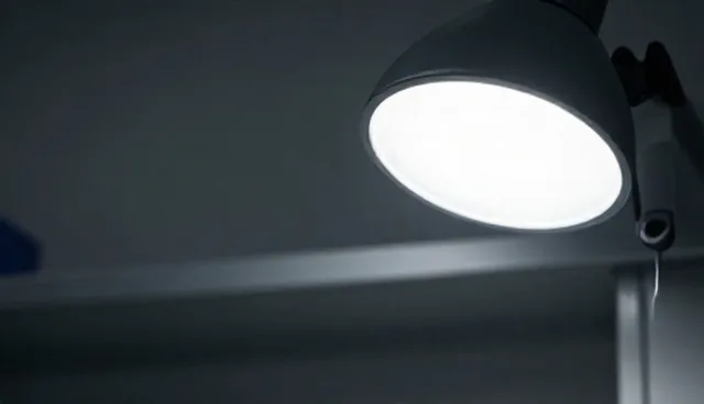 设备维修中电源波动对生产效率的影响
